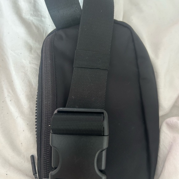 Lululemon Belt Bag 1L - Picture 3 of 5